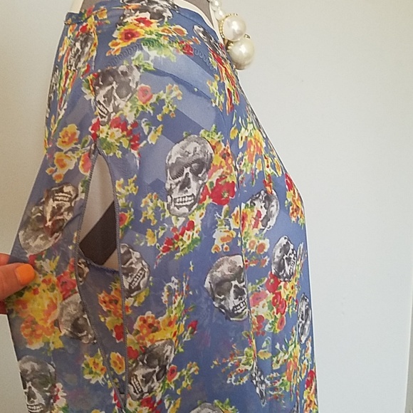 SKULLS TOP 🍃 - Picture 3 of 6